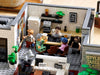 LEGO 10291 Queer Eye – De Fab 5 loft